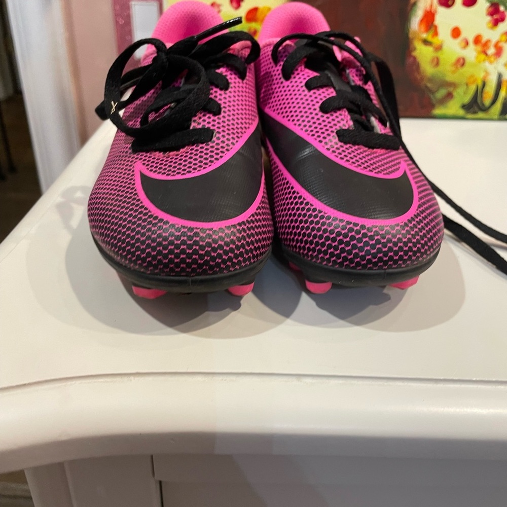 Cleats - Picture 3 of 8